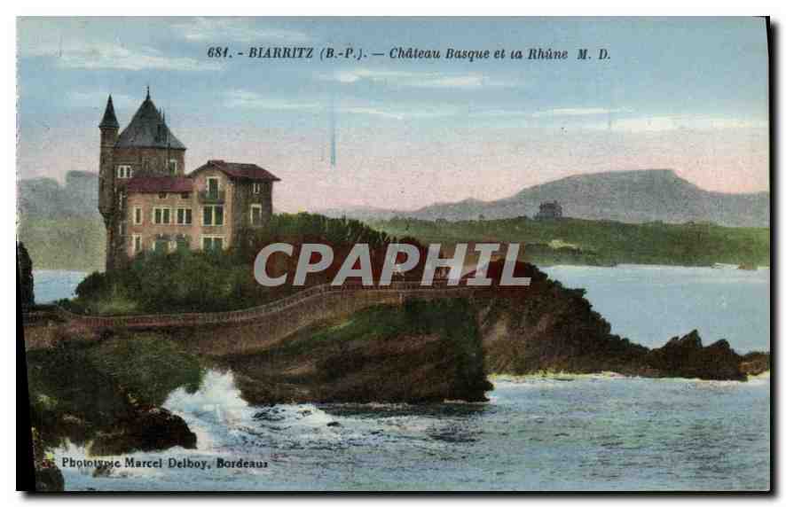 CPA Biarritz B P chateau Basque et la Rhune 
