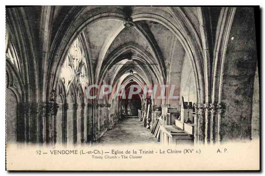 CPA Vendome L et Ch eglise de la Trinite le Cloitre XV S 