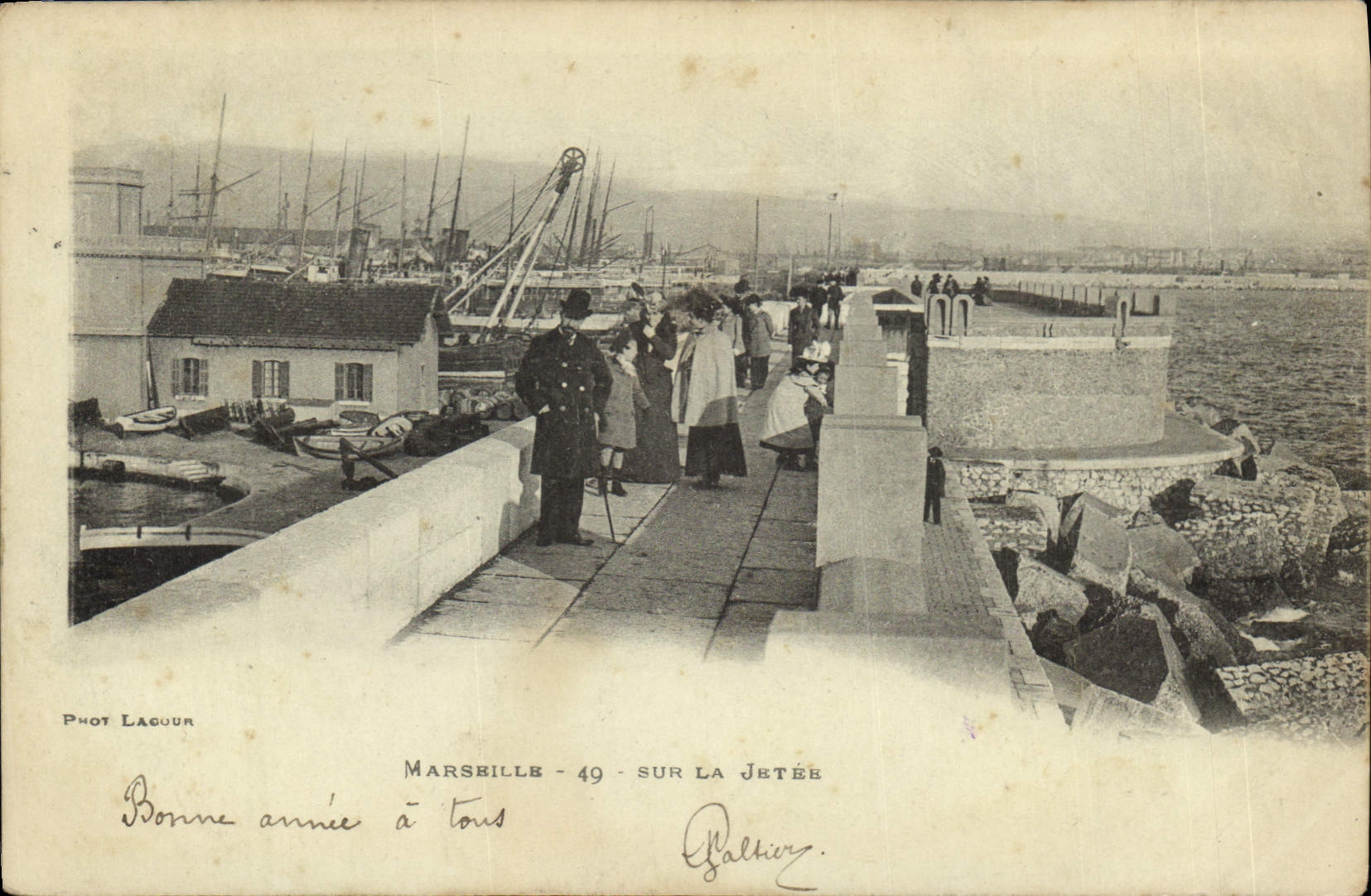 Marseille - 49 - Sur la Jetée — Phot Lagour