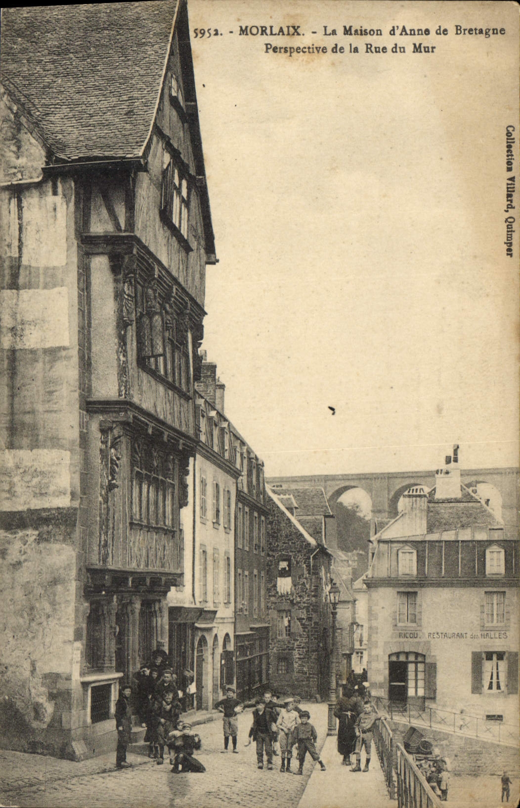 CPA Morlaix La Maison d'Anne de Bretagne Perspective de la Rue du Mur 