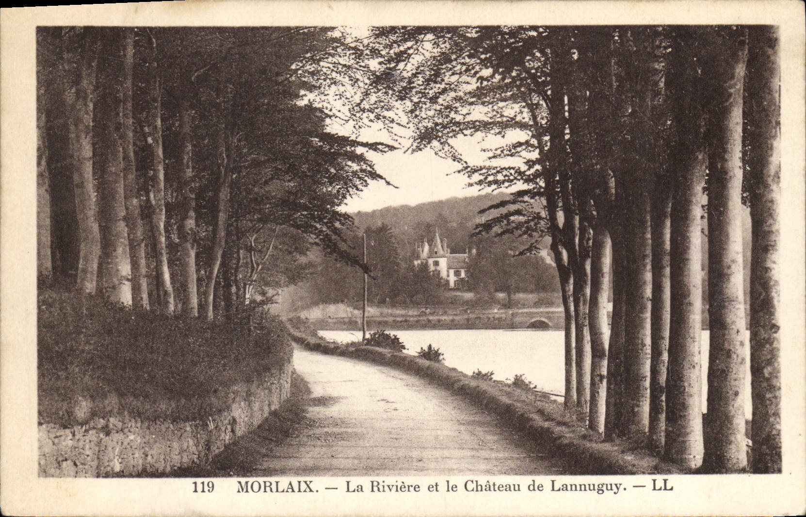 Morlaix — La Rivière et le Château de Lannuguy — LL