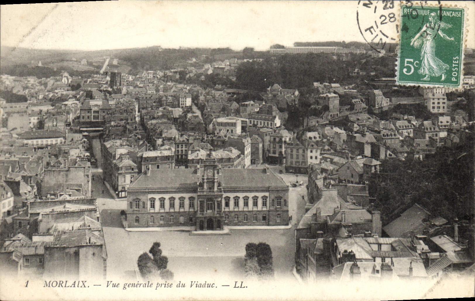 CPA Morlaix Vue generale prise du Viaduc 