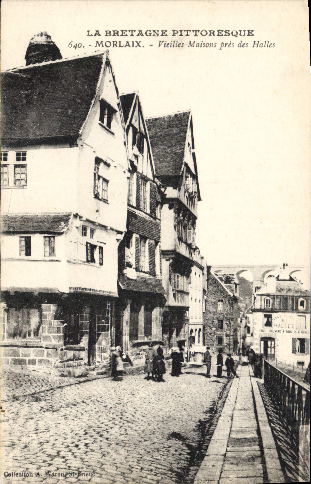 CPA La Bretagne Pittoresque Morlaix Vieilles Maisons pres des Halles 