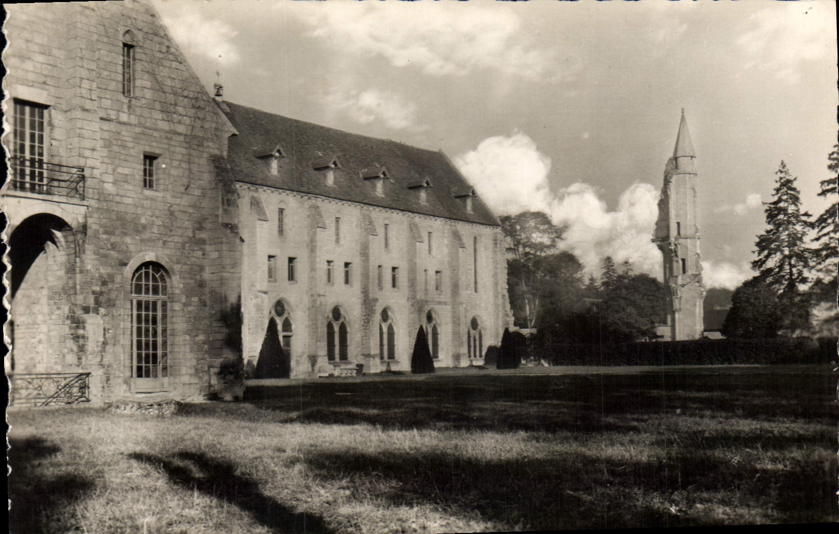 CPA Asnieres sur Oise S et O Vue generale Cote Est 