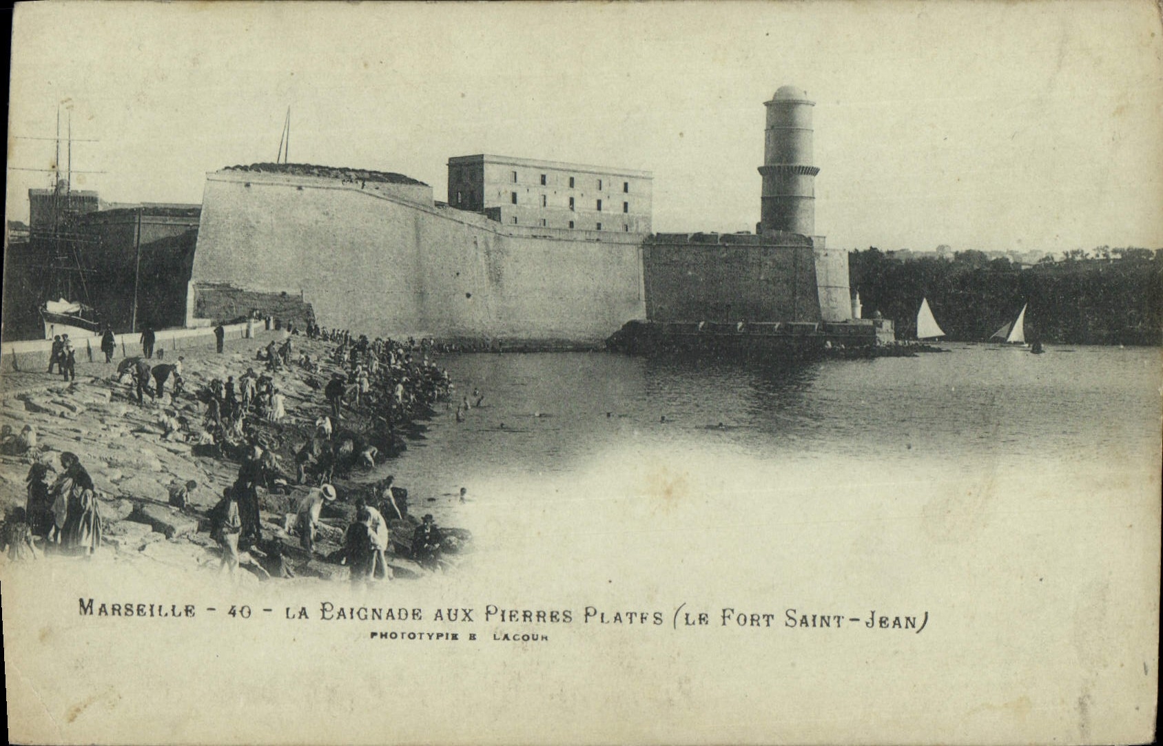 Marseille - 40 - La Baignade aux Pierres Plates (Le Fort Saint-Jean) — Phototypie E. Lacouin