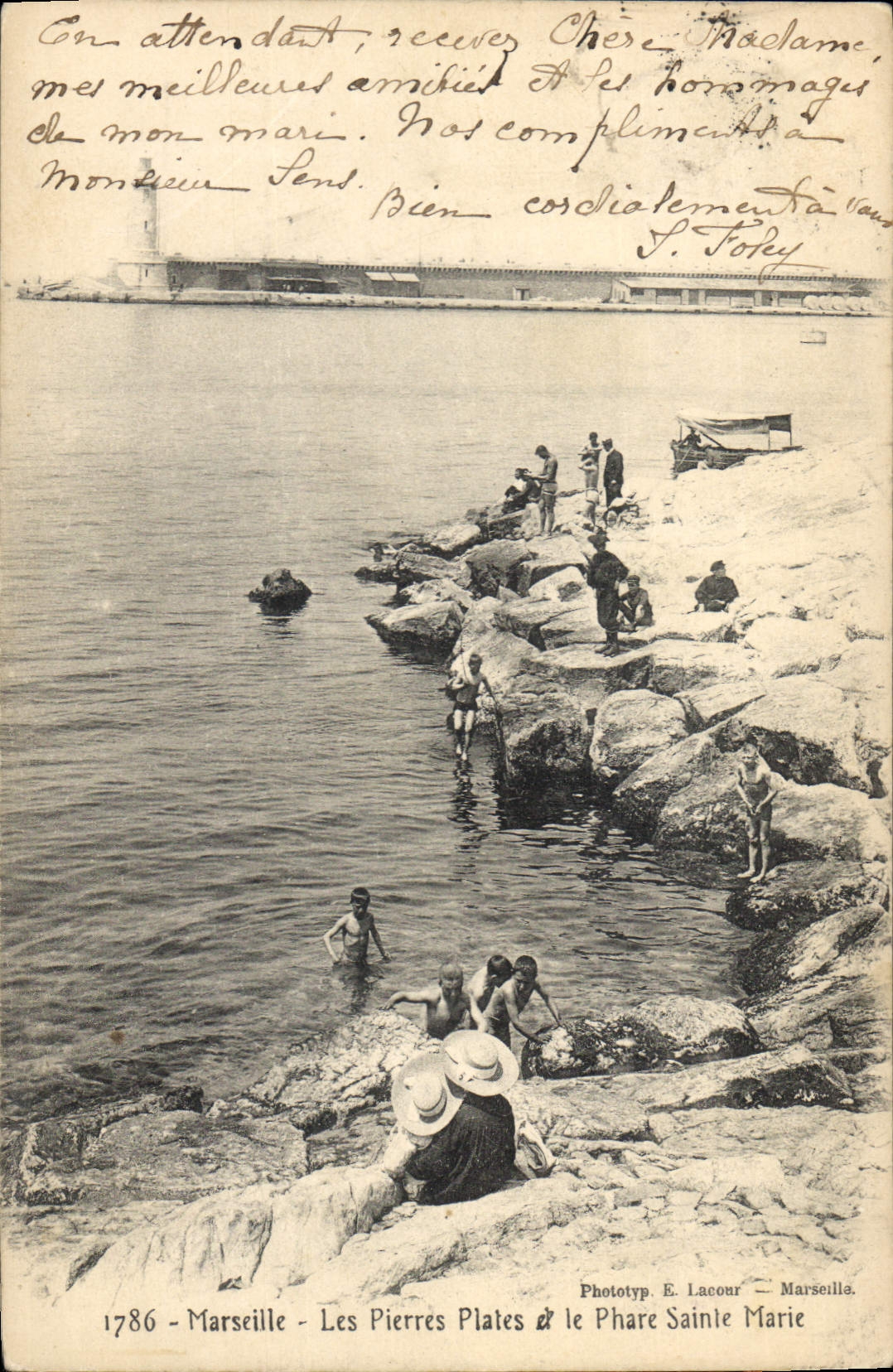 CPA Marseille Les Pierres Plates et le Phare Sainte Marie 