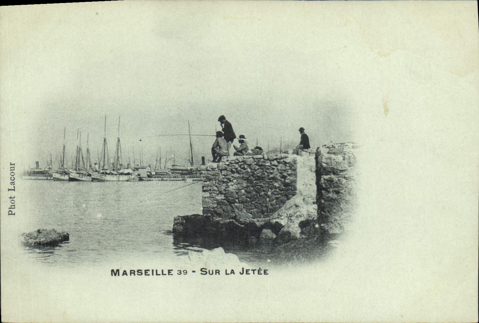Marseille 39 - Sur la Jetée — Phot Lacour