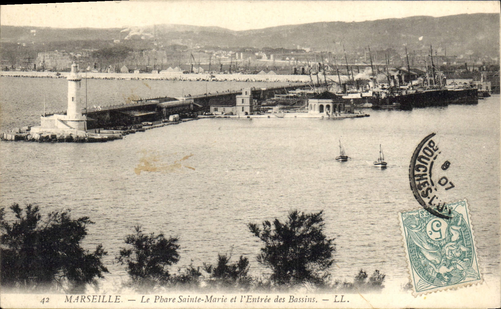 Marsella — Faro de Santa María y la entrada a los diques — LL. — N° 42