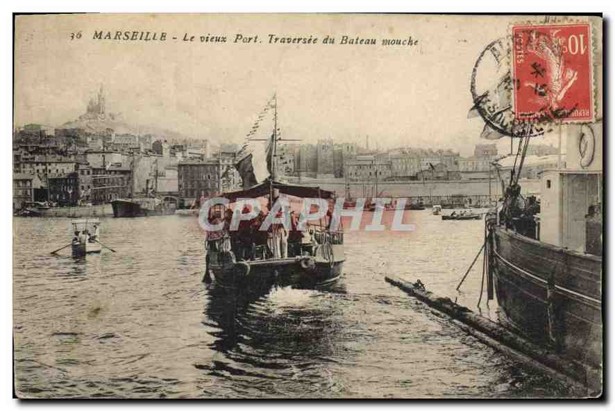 CPA Marseille Le vieux Port Traversee du Bateau mouche 