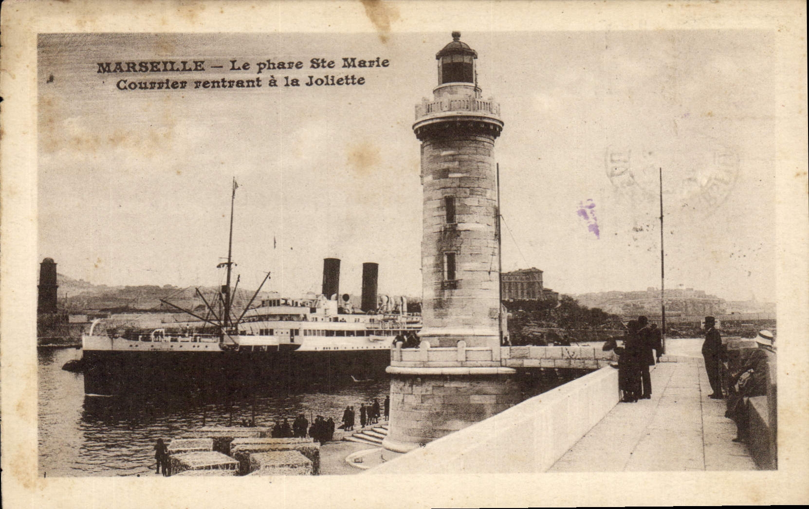 Marseille — Le phare Ste Marie — Courssier rentrant à la Joliette