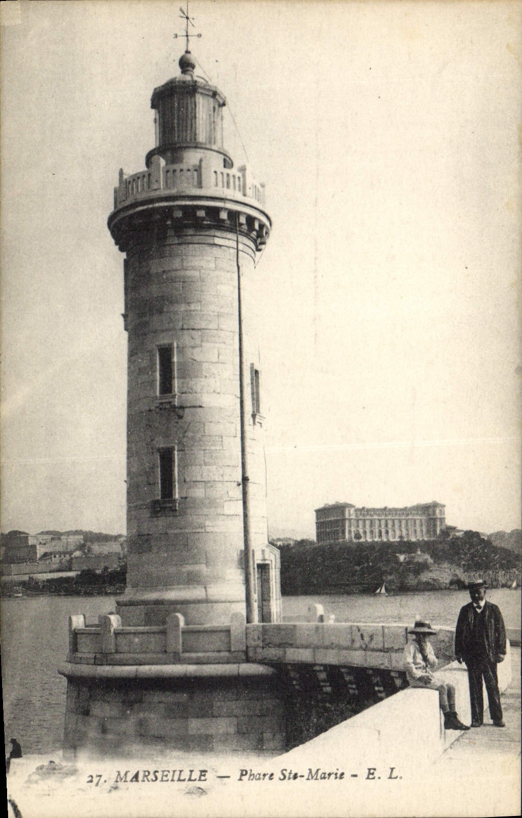 CPA Marseille Le Phare Ste Marie 