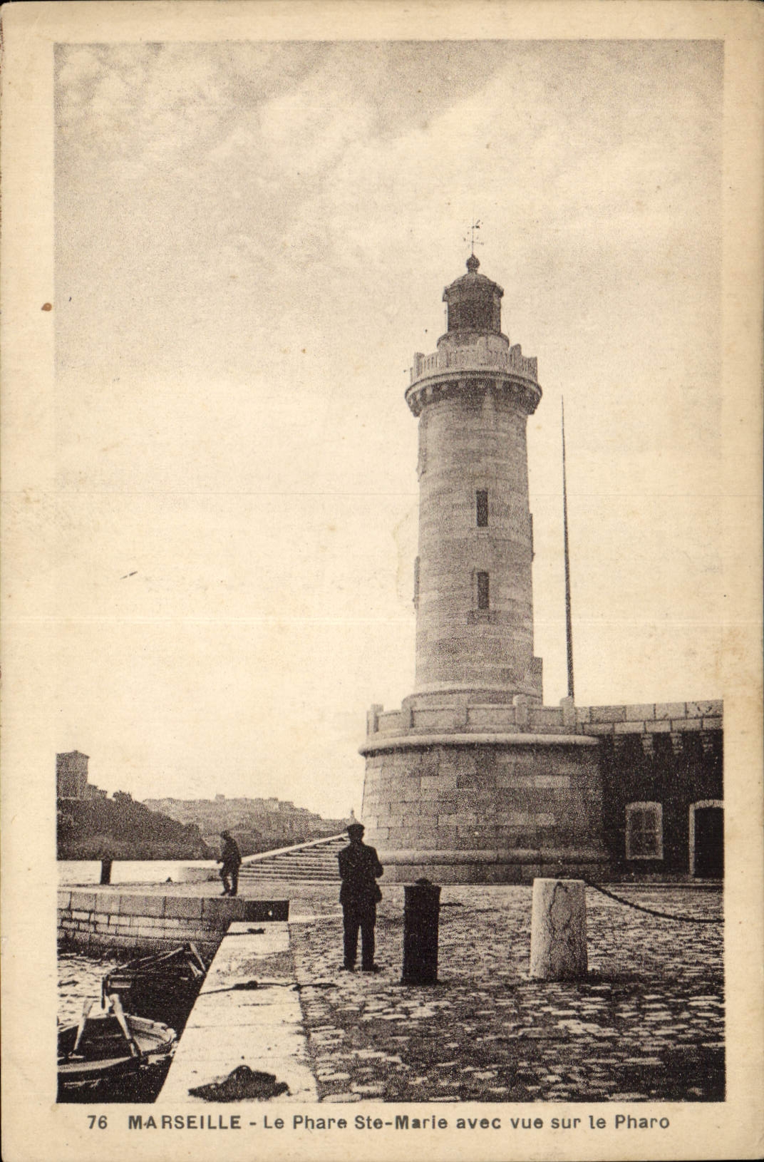 CPA Marseille le Phare Ste Marie avec vue sur le Pharo 
