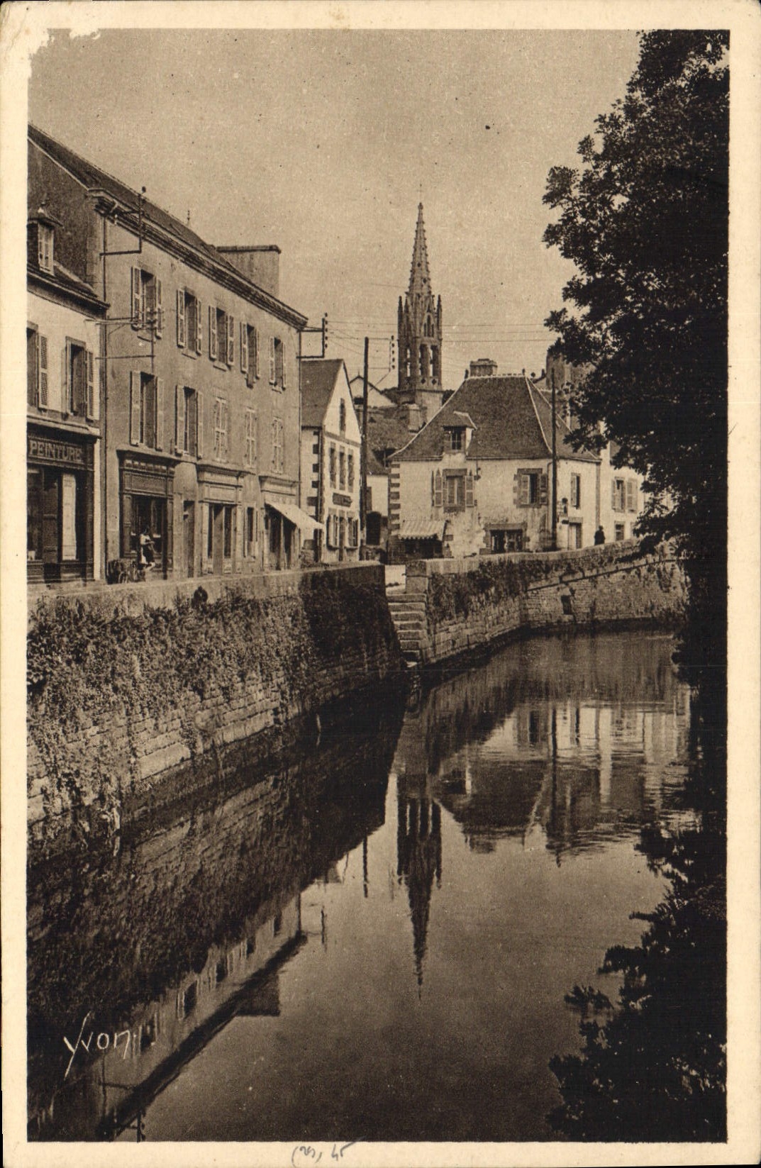 CPA Bretagne Pont Aven Finistere les Quais en Bordure de l'Aven 
