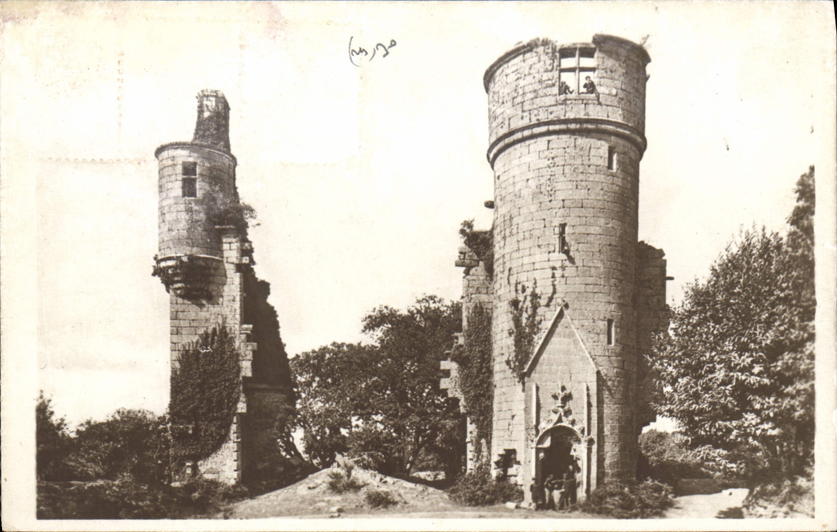 CPA Pont Aven Ruines du Chateau De Rustephan 