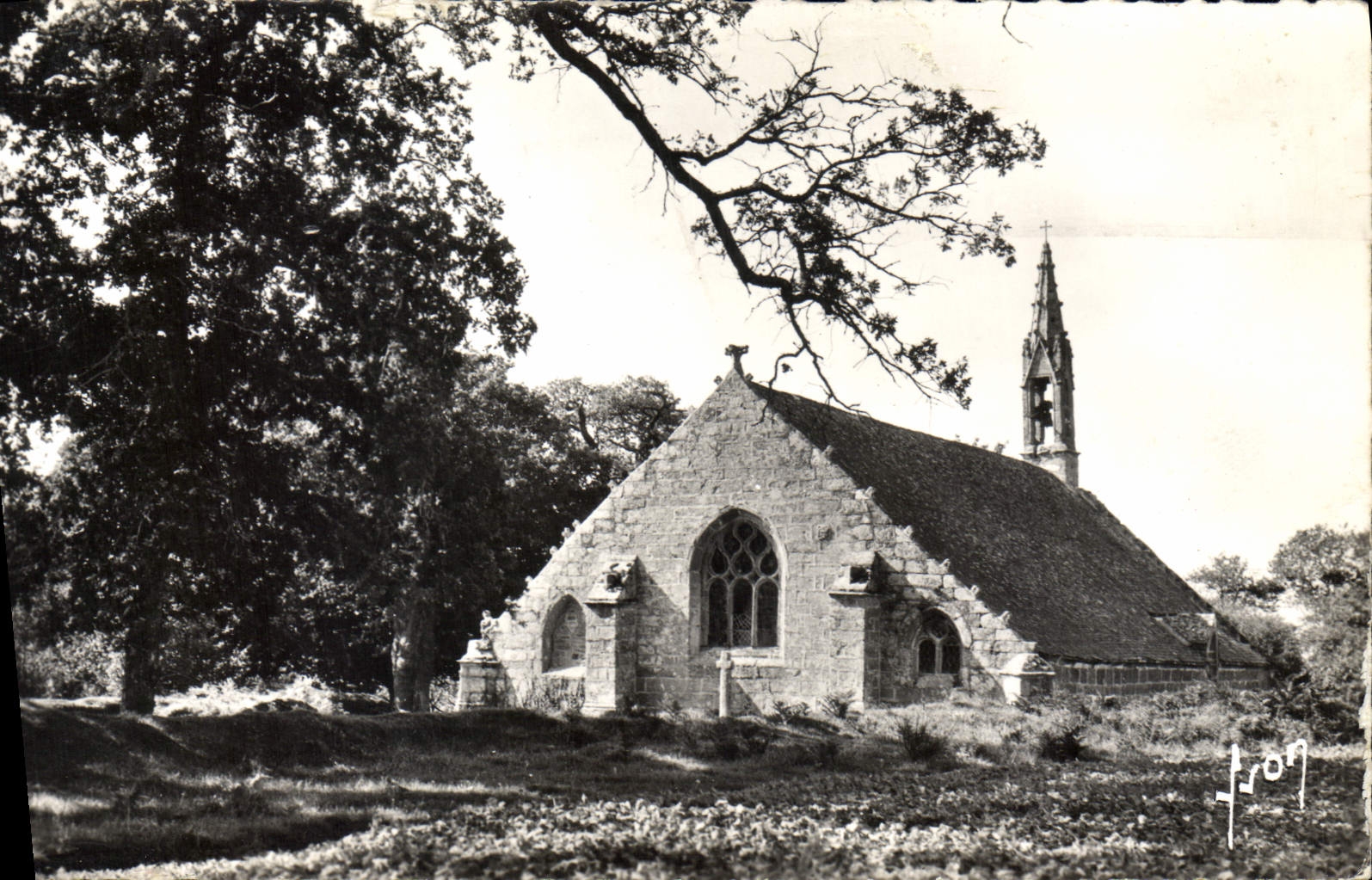 CPA Pont Aven Finistere Chapelle Tremalo au Bois d'Amour 