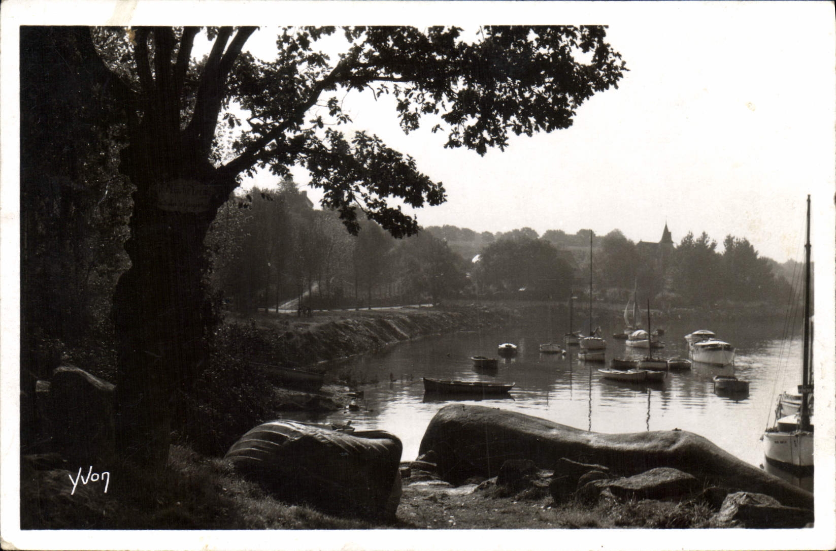 CPA Pont Aven Finistere Les bords de l'Aven 