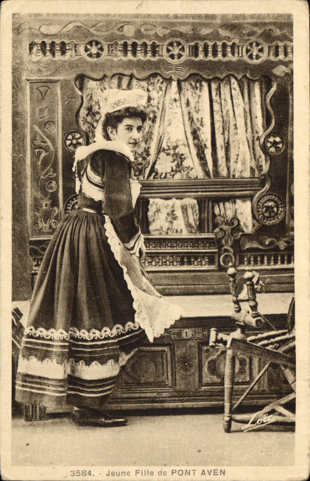 CPA Jeune Fille de Pont Aven 