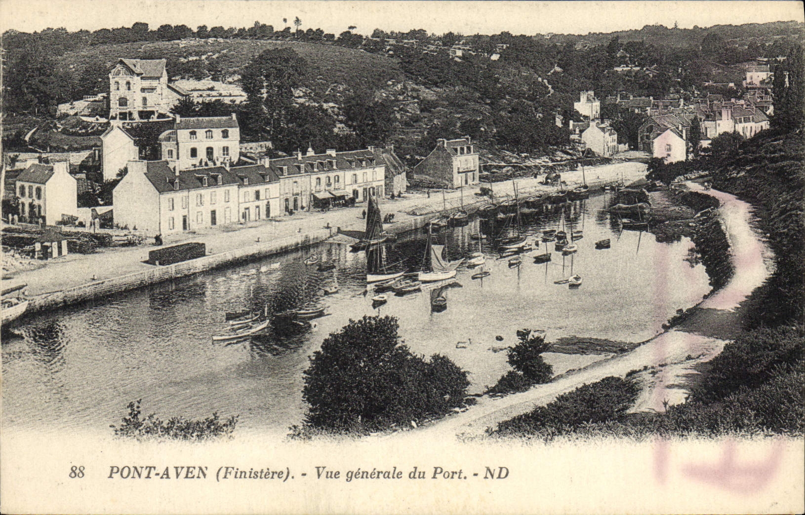 CPA Pont Aven Finistere Vue generale du Port 
