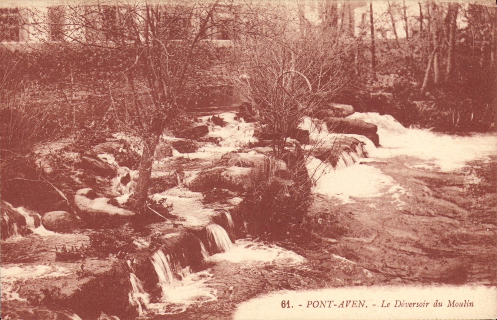 CPA Pont Aven Le Doversoir du Moulin 