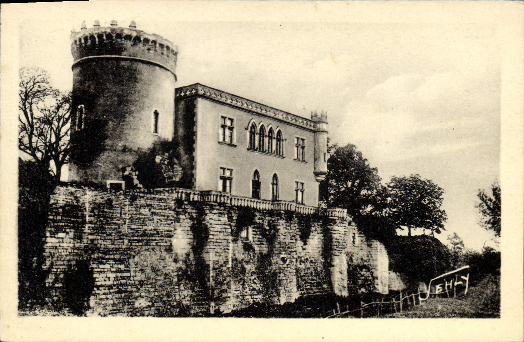 CPA Maillezais Vendee Castel bati sur l'emplacement du palais des eveque de Mailzais le proresrant d