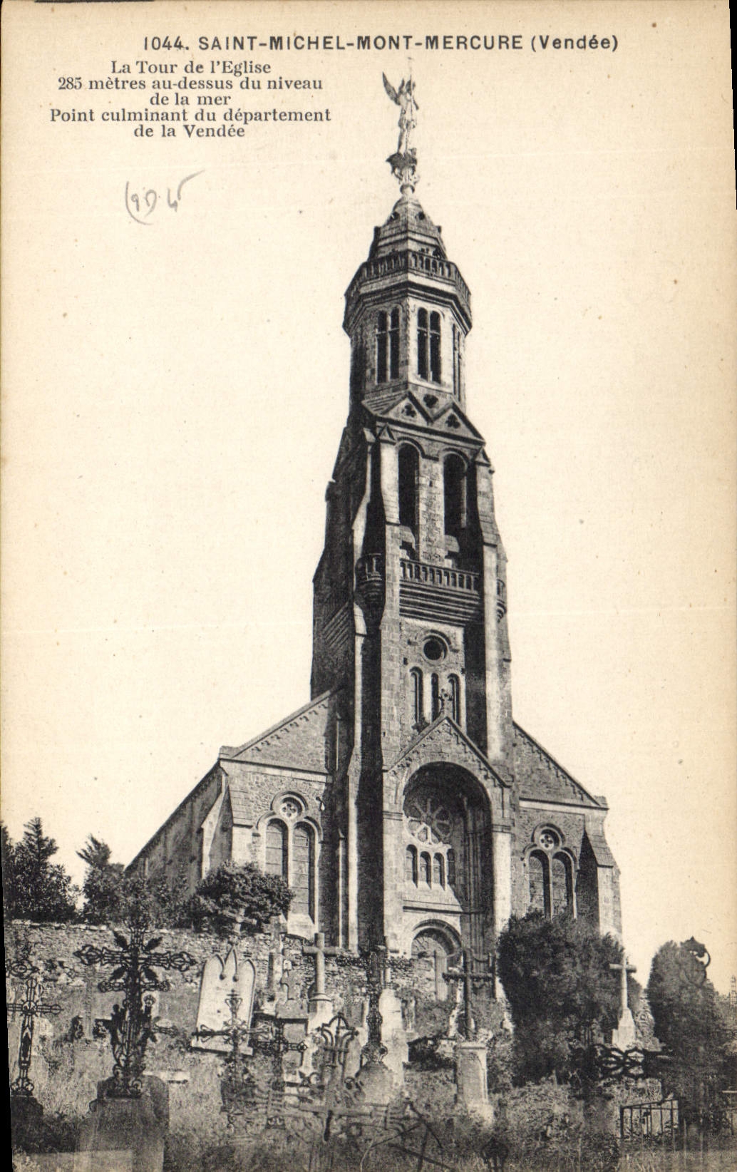CPA Saint Michel Mont Mercure Vendee la Tour de l'eglise point culminant du departement de la Vendee