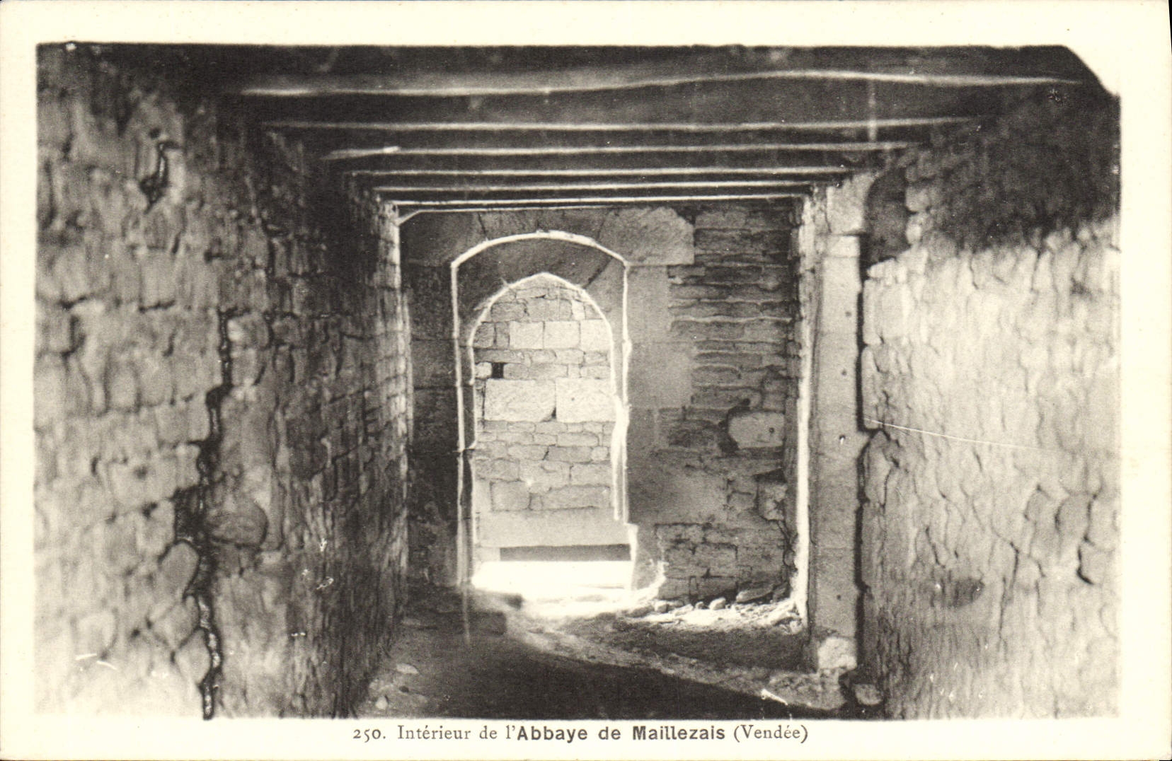 CPA Interieur de l'Abbaye de Mailezais Vendee 