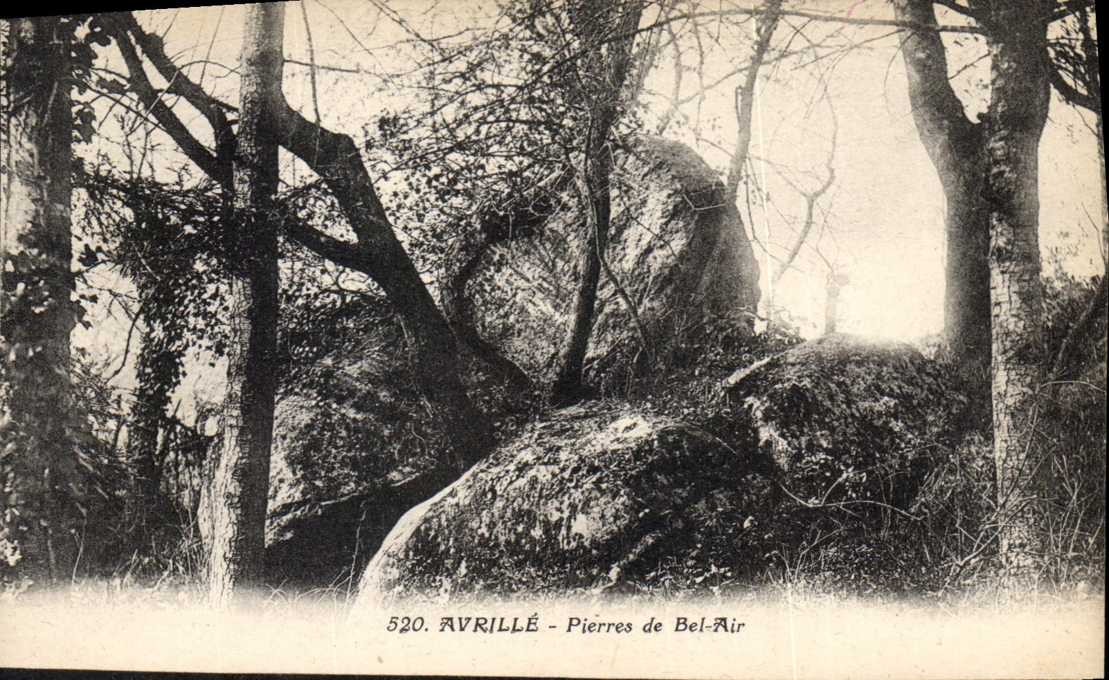 CPA Avrille Pierres de Bel Air 