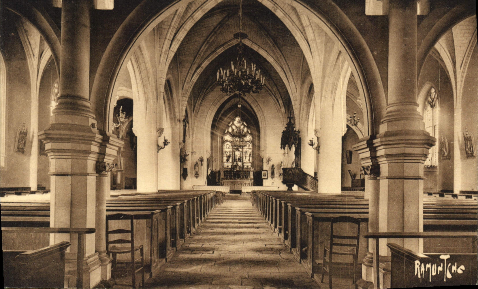 CPA Eglise de Chantonnay XIV siecle Vendee 