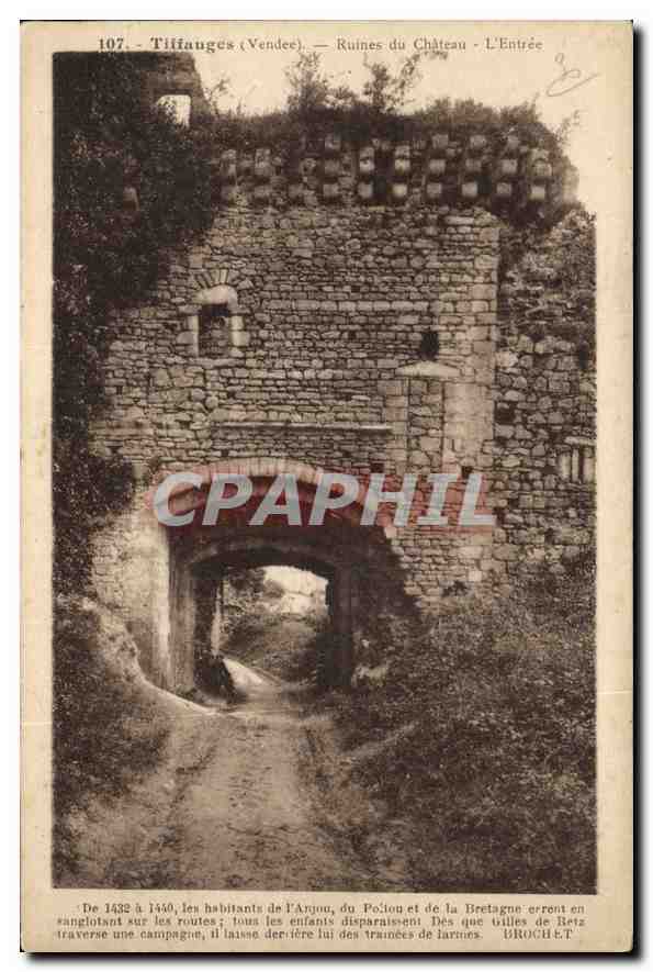 CPA Tiffauges Vendee Ruines du chateau l'entree 