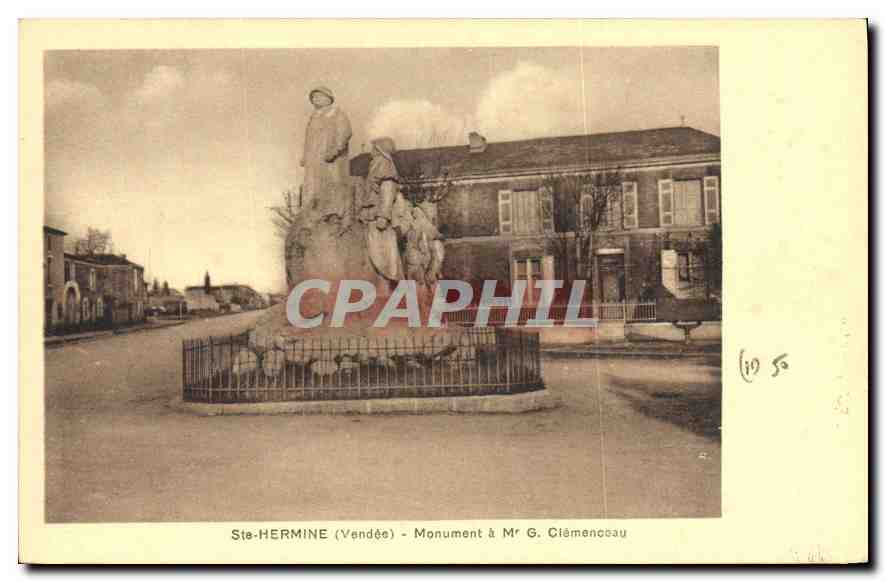 CPA Ste Hermine Vendee Monument a M G Clemenceau 