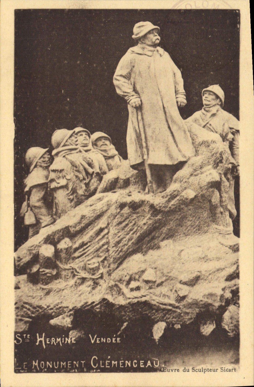 CPA St Hermine vendee le monument Clemenceau Ceuvre du sculpteur Sicart 