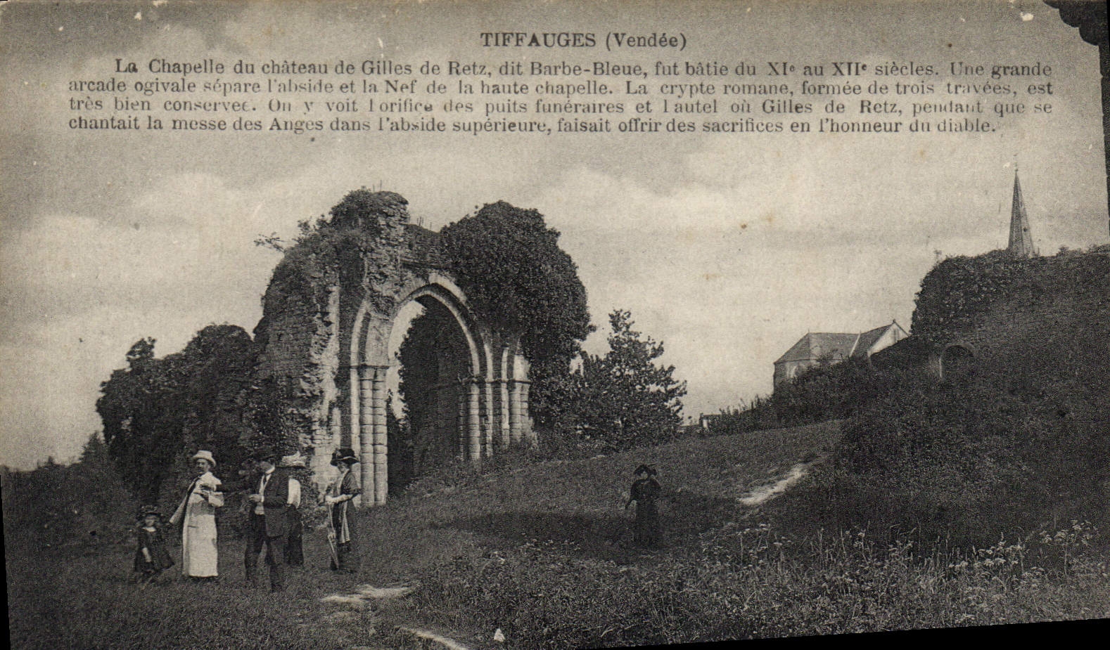 Tiffauges (Vendée) — Ruines de la chapelle du château de Gilles de Retz, dit Barbe-Bleue — éditeur non identifié