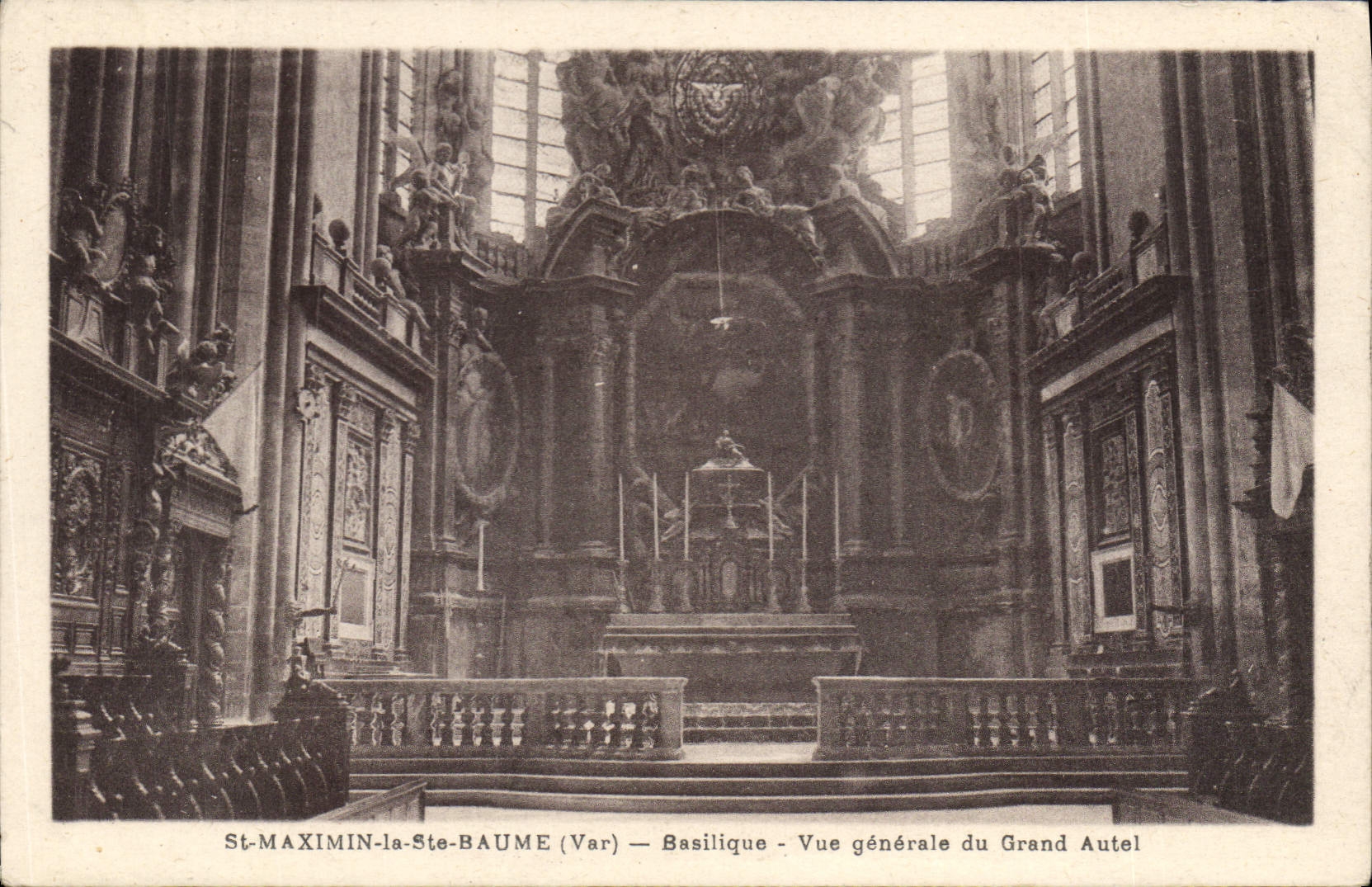 CPA St Maximin la Ste Baume Var Basilique vue generale du grand Autel 