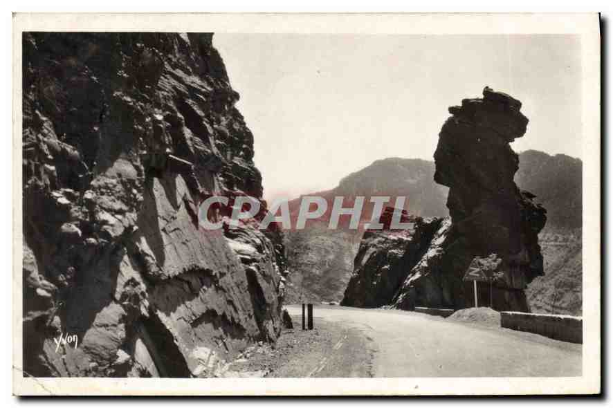 CPA La Douce France Entree des Gorges de Daluis La gardienne 