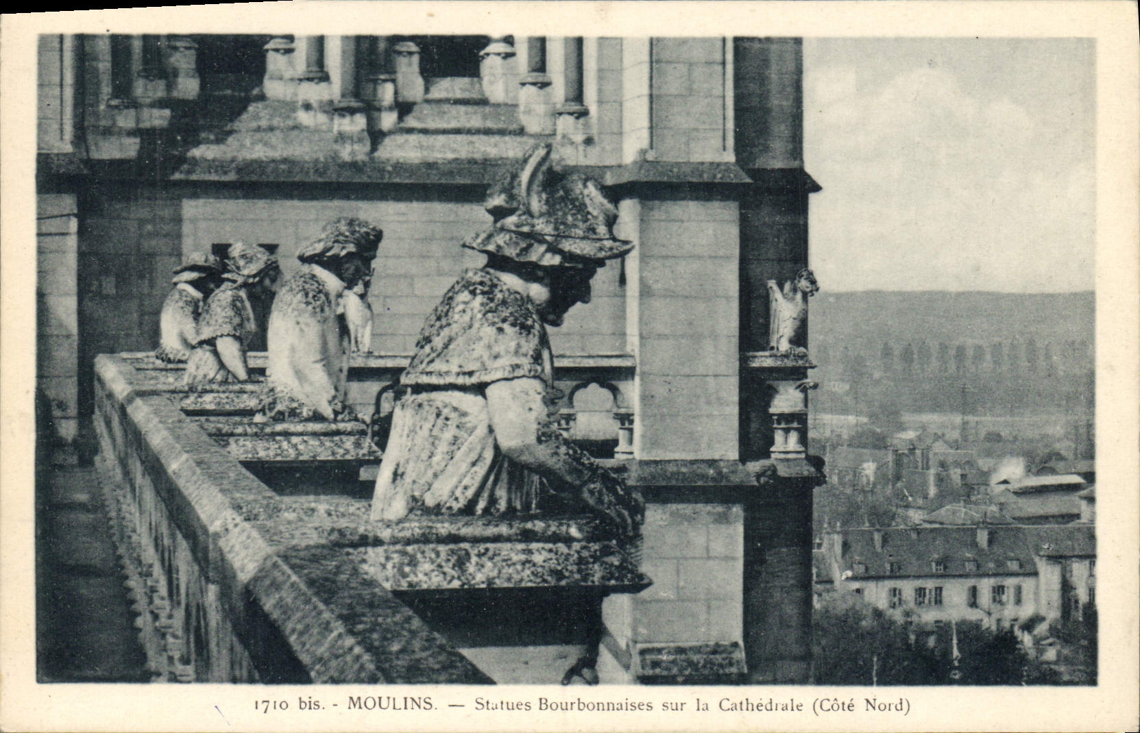 Statues Bourbonnaises sur la Cathédrale (Côté Nord) — MOULINS — 1710 bis