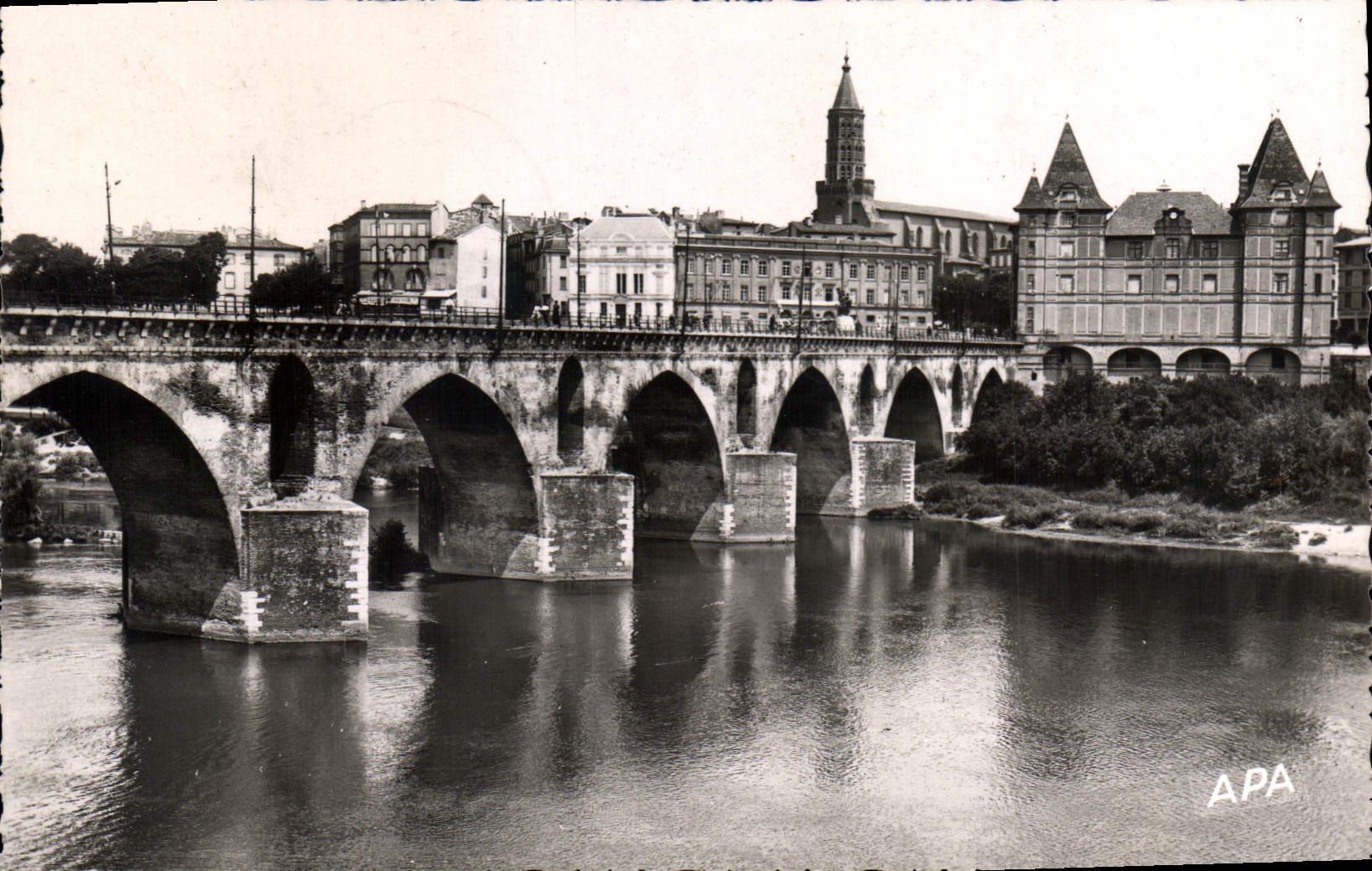 Le Vieux Pont d'Albi — vue du pont et du château — éditeur APA