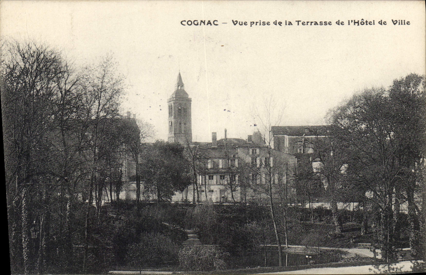 CPA Cognac Vue prise de la Terrasse de I'Hotel de Ville 