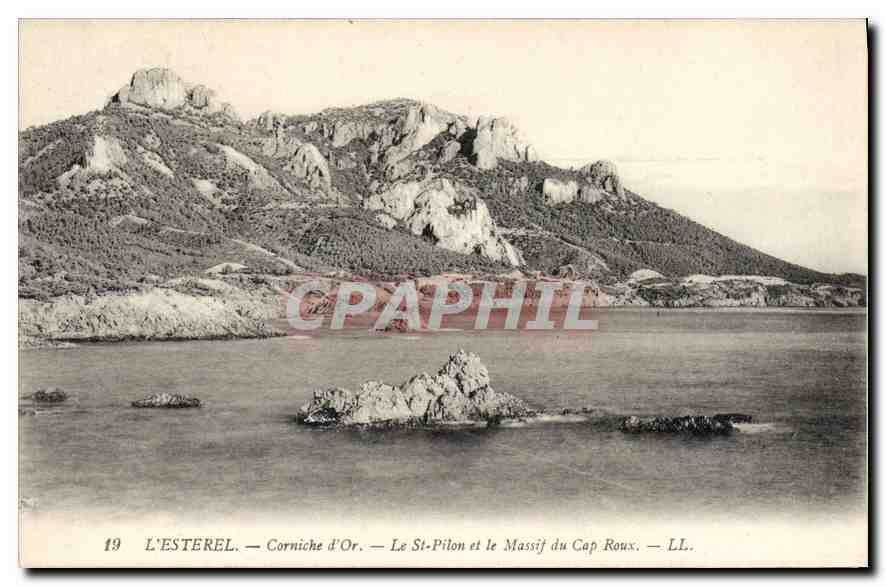 CPA L'Esterel Corniche d'Or Le St Pilon et le Massif du Cap Roux 
