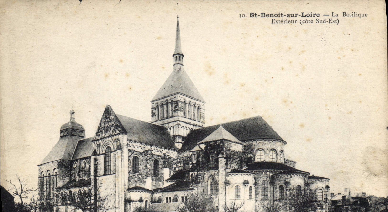 St-Benoît-sur-Loire — La Basilique — Extérieur (côté Sud-Est)