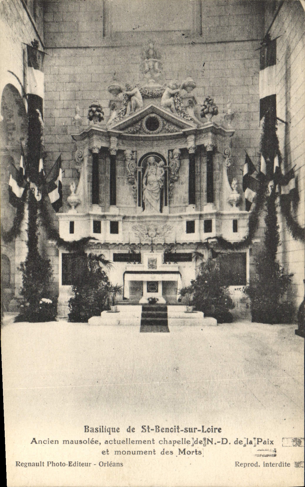 Basilique de St-Benoît-sur-Loire — Ancien mausolée, actuellement chapelle de N.-D. de la Paix — Regnault Photo-Editeur, Orléans