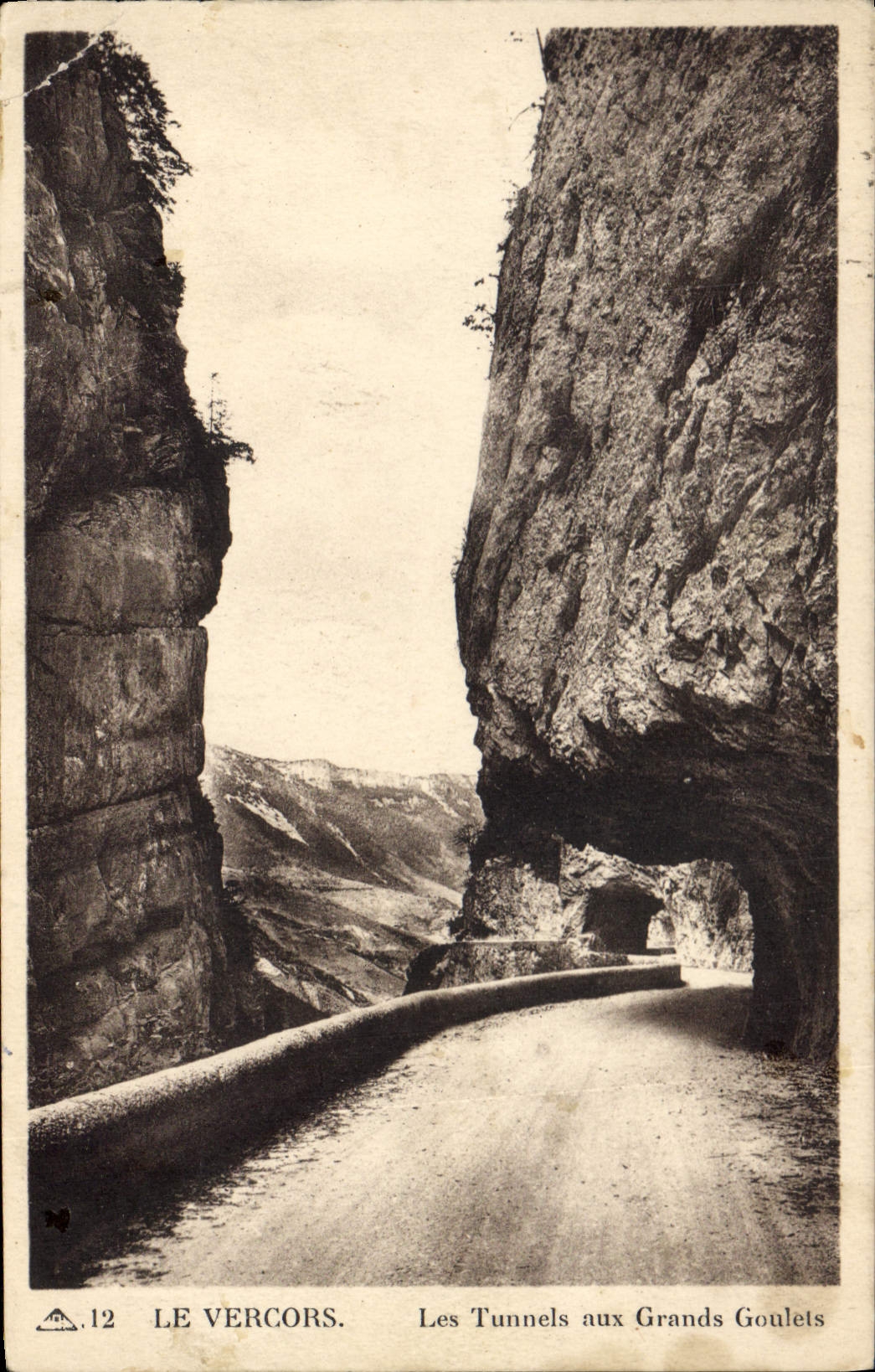 CPA Le Vercors Les Tunnels aux Grands Goulets 