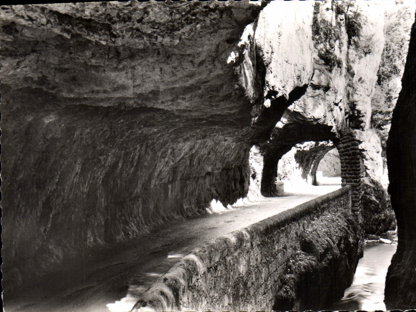 LE VERCORS — L'intérieur des Grands Goulets — Édition d'Art Grenoble, n° 3964