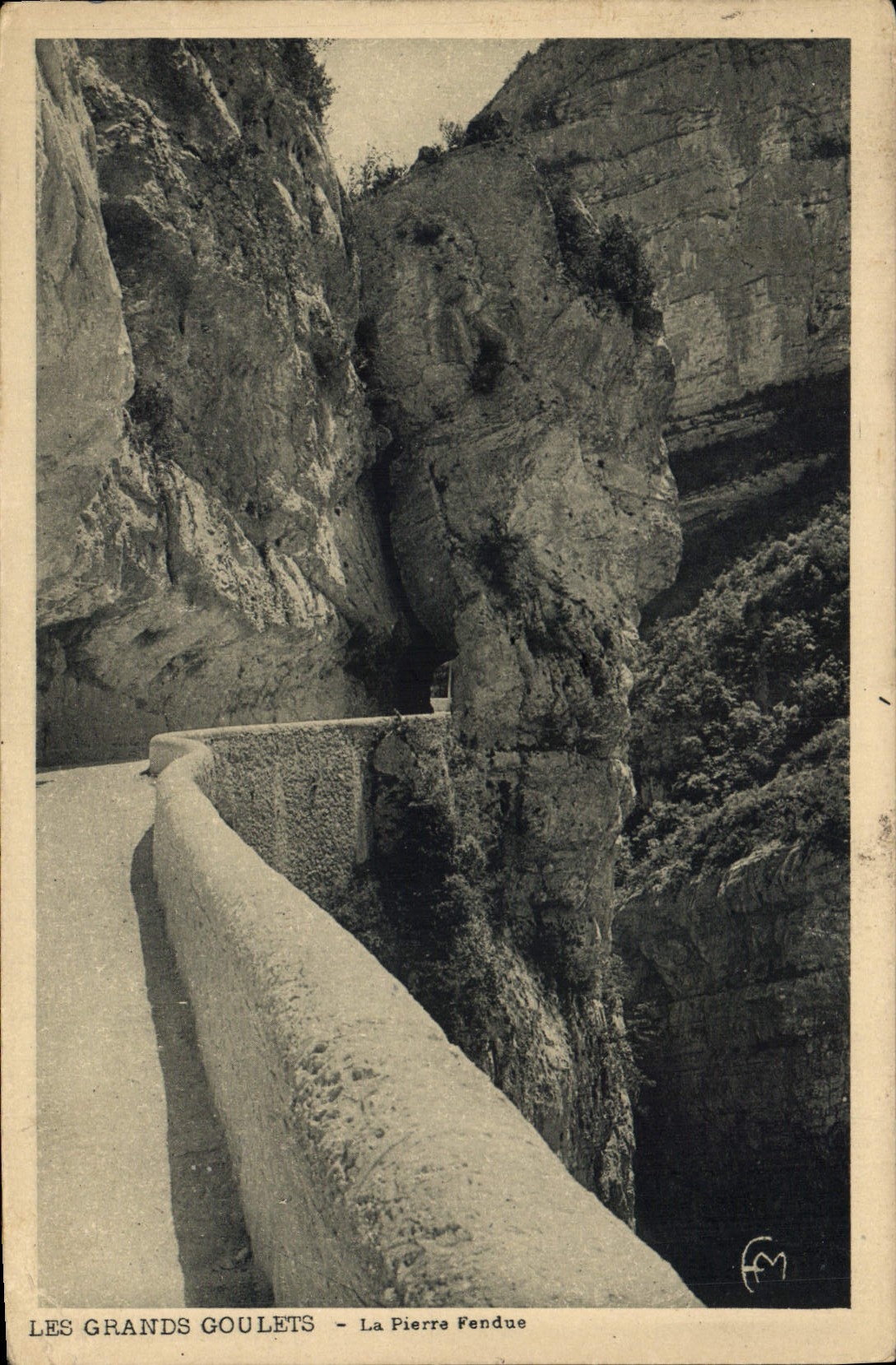 CPA Les Grands Goulets La Pierre Fendue 