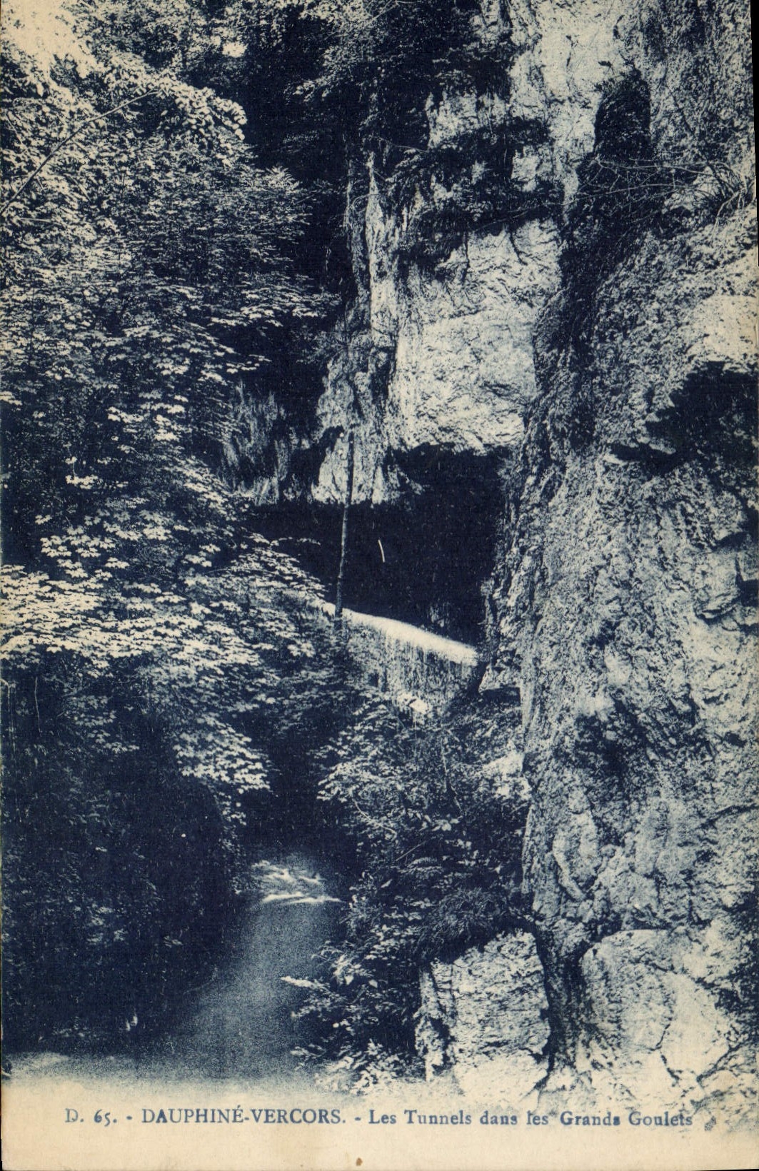 CPA Dauphine Vercors Les Tunnels dans les Grands Goulets 