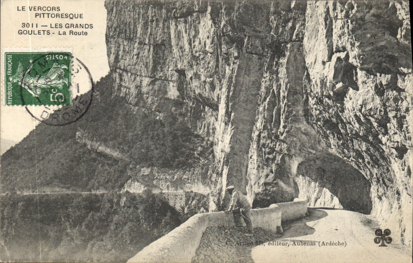 CPA Le Vercors Pittoresque Les Grands Goulets La Route 