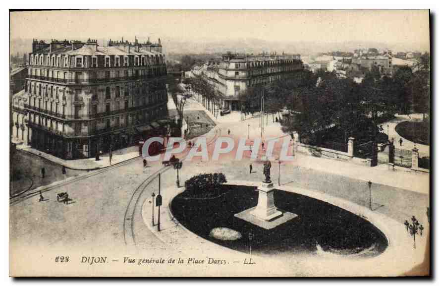 CPA Dijon Vue generale de la Place Darcy 
