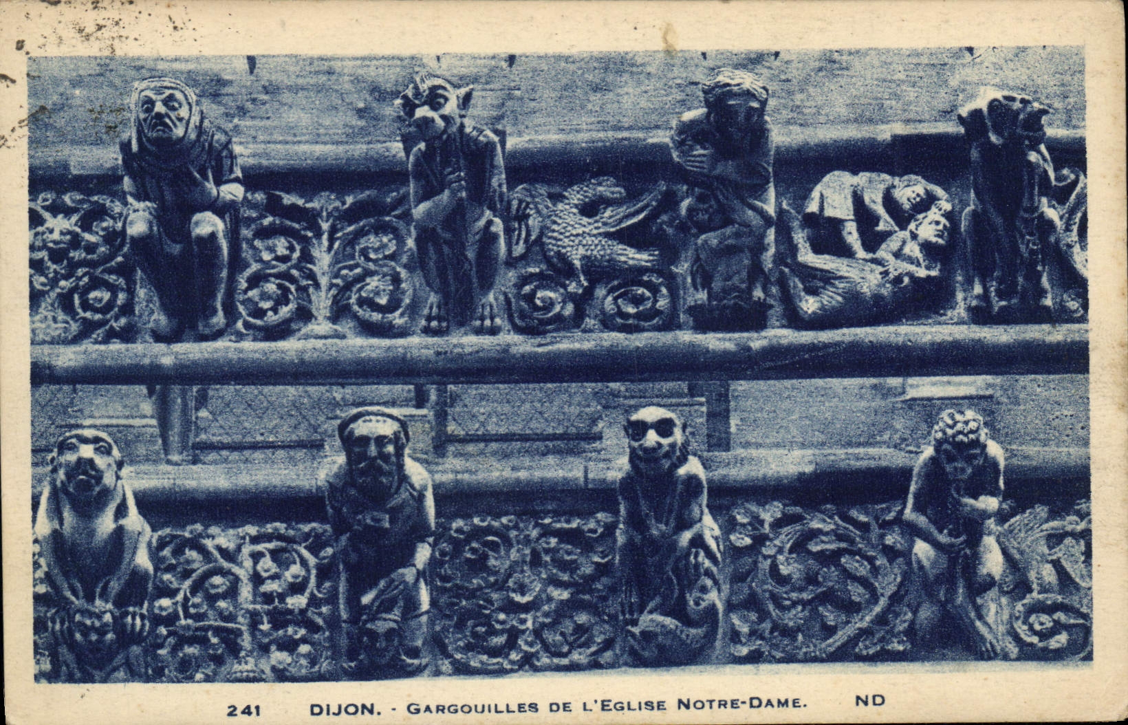 CPA Dijon Gargouilles de LEglise Notre Dame 