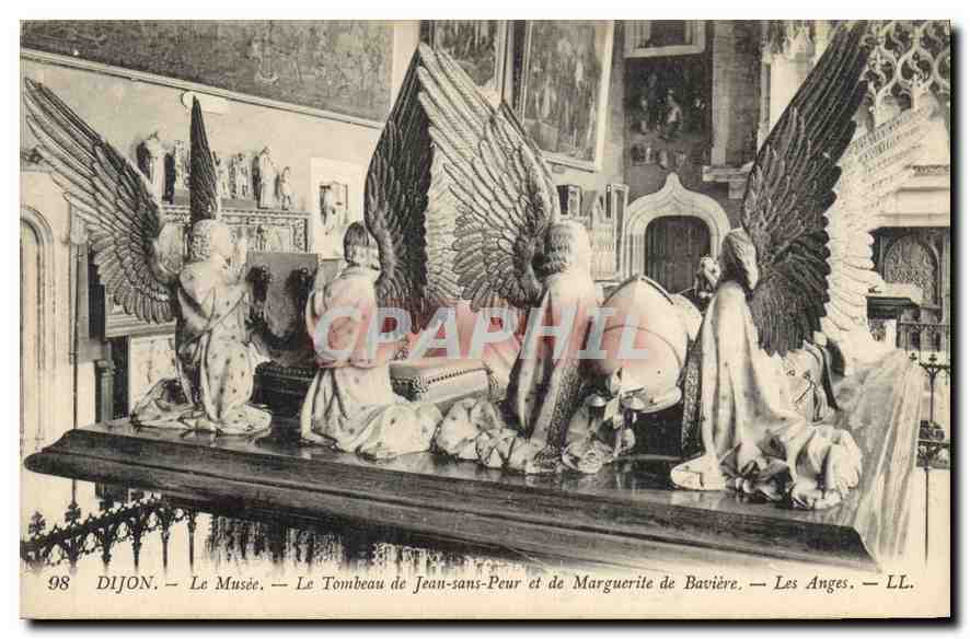 CPA Dijon Le Musee Le Tombeau de Jean sans Peur et de Marguerile de Baviere Les Anges 