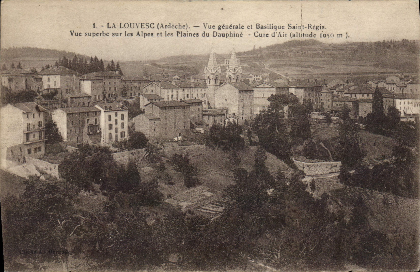 LA LOUVESC (Ardèche) — Vue générale et Basilique Saint-Régis — Circule de Hermon