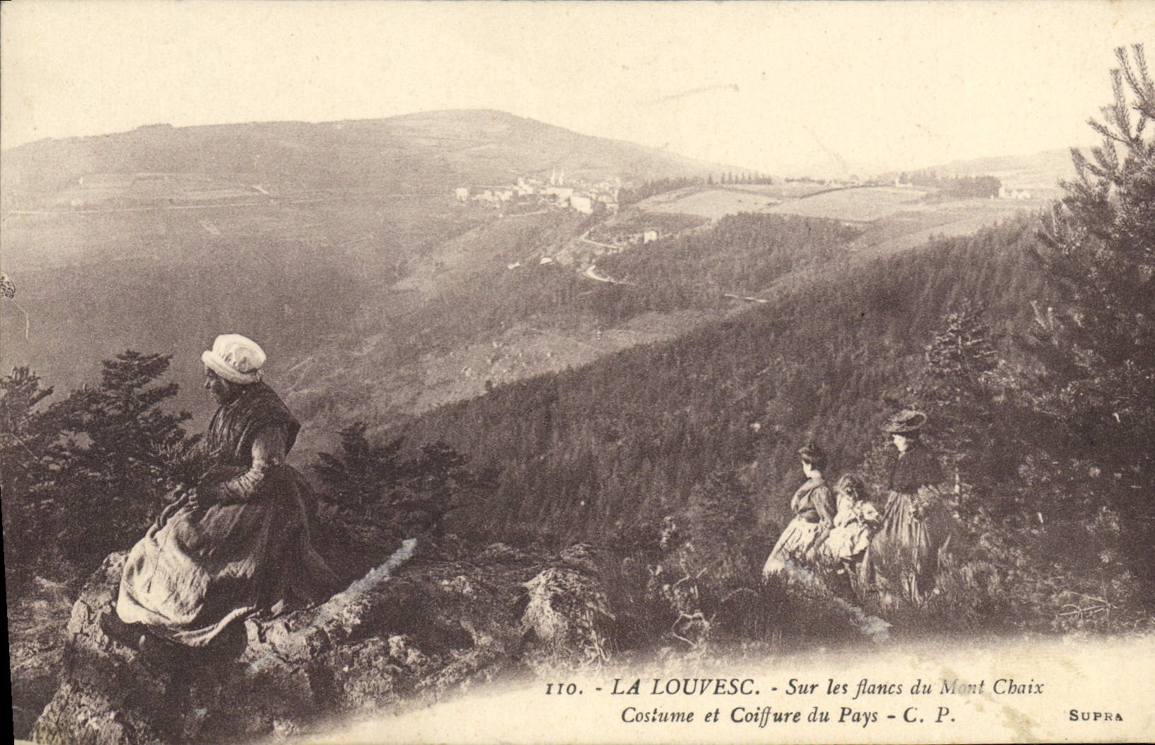 LA LOUVESC. - Sur les flancs du Mont Chaix - Costume et Coiffure du Pays - SUPRA